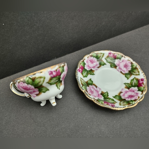 Yada China Teacup and Saucer set, footed cup with pink roses - Picture 11 of 11